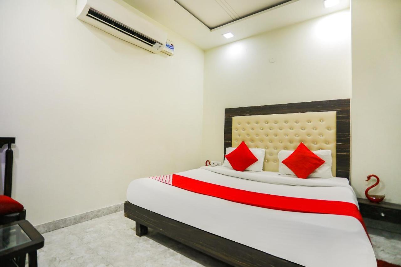 Capital O Season Grand Near Pitampura Metro Station Hotel Neu Delhi